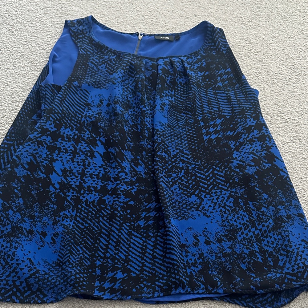 Apt. 9 Women's Blue and Black Patterned Blouse - Picture 4 of 7